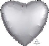 Globo Satin Luxe™ Platino Corazón 18″