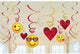 Decoraciones colgantes de remolinos para el día de San Valentín con corazones de emoji
