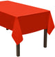 Cubierta de mesa rectangular roja resistente 54″ x 108″